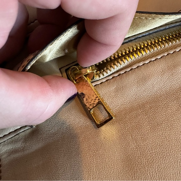 Marc Jacobs RARE Beige Leather Crystal Embellished Clutch - Picture 10 of 15